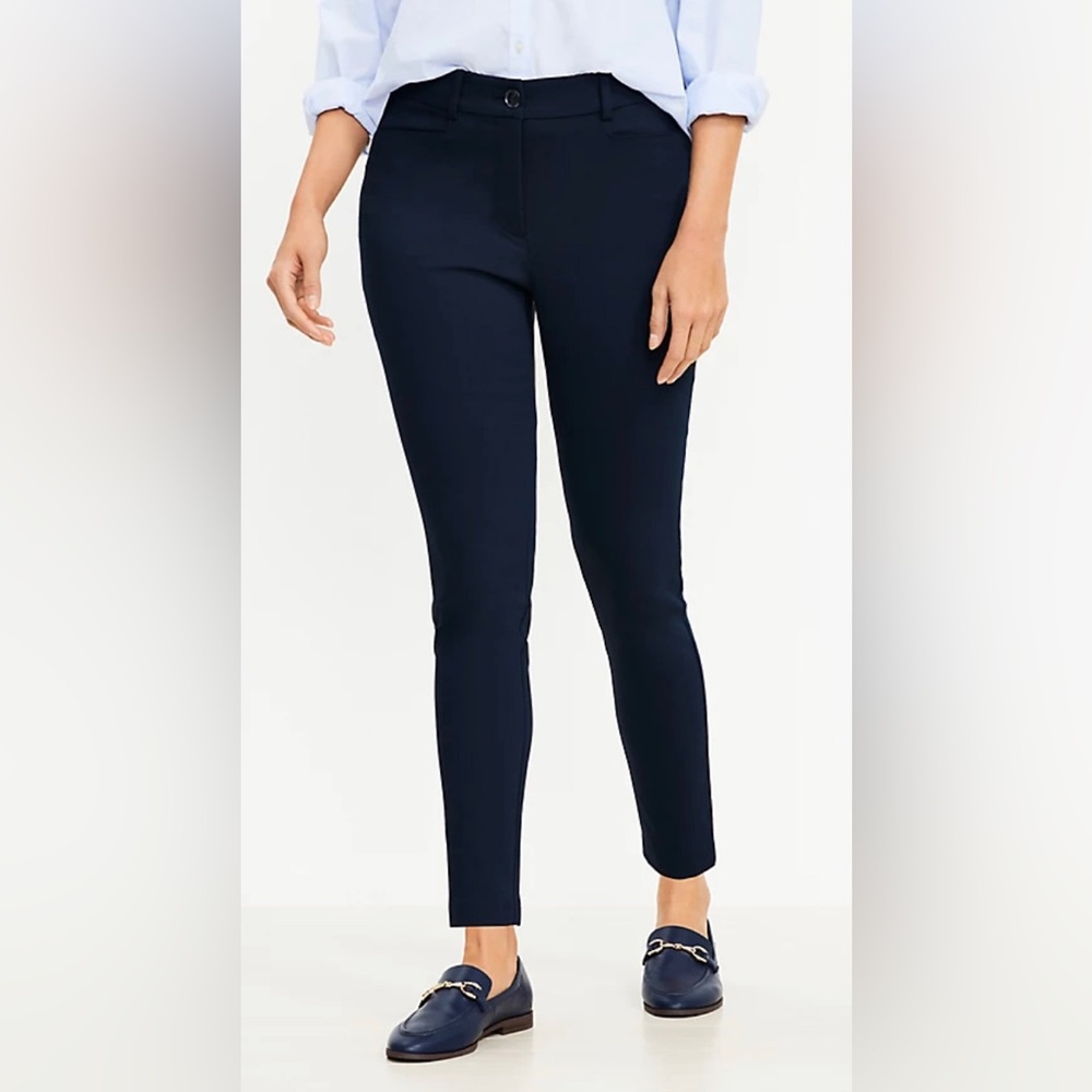 NWT Loft Curvy Sutton Skinny Pants, Forever Navy, Size 18